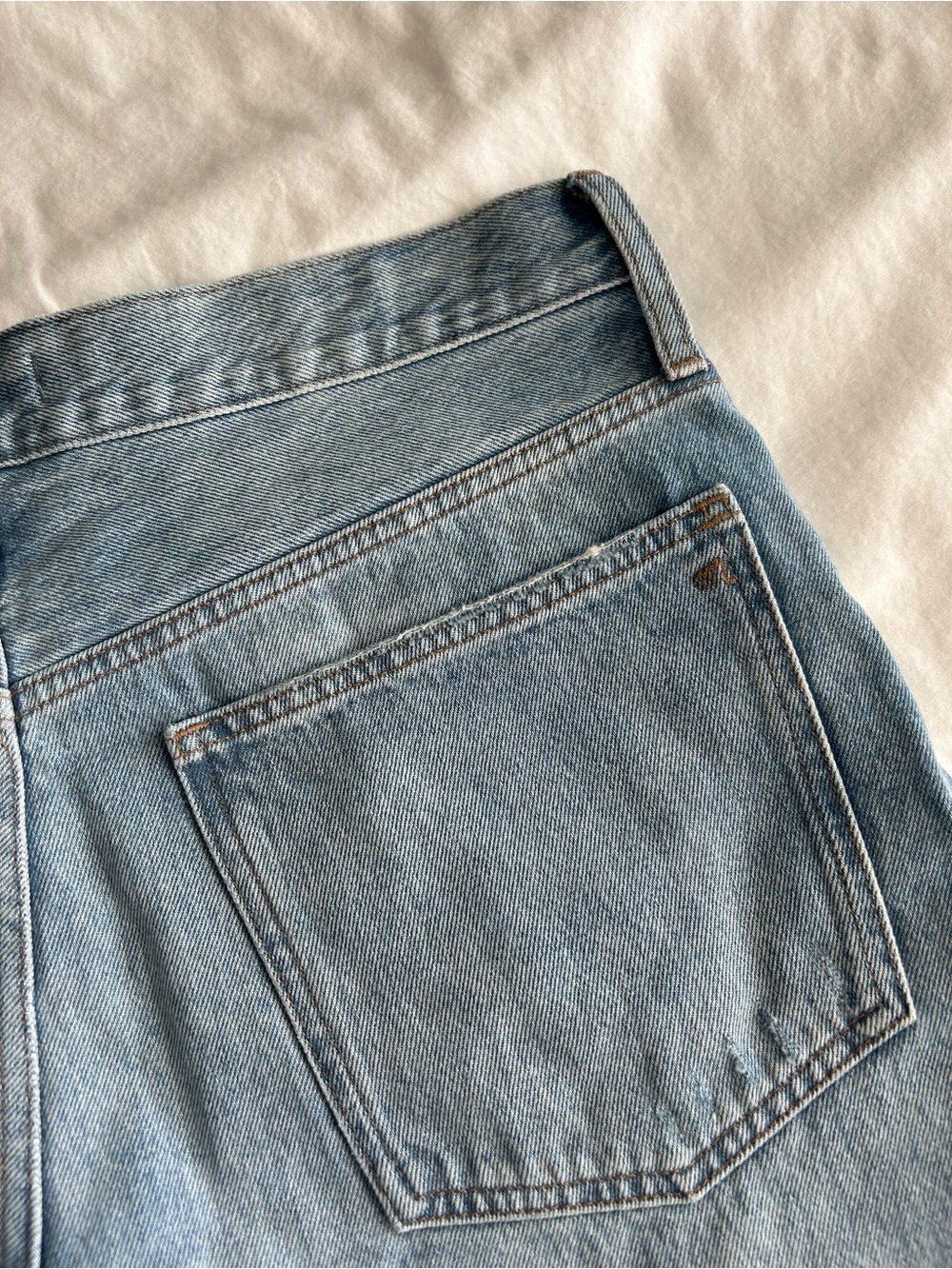 Madewell Relaxed Mid-Lenght Denim Shorts with Light Distressing - Picture 9 of 11